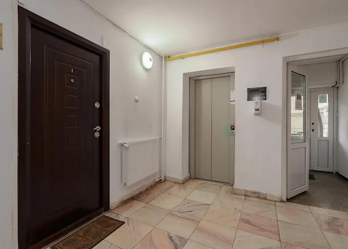 Bright Close To Alba Iulia Square With Wifi * 布加勒斯特