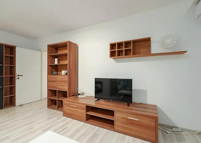 Bright Close To Alba Iulia Square With Wifi