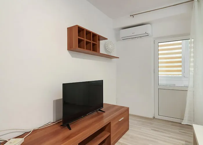 公寓 Bright Close To Alba Iulia Square With Wifi *