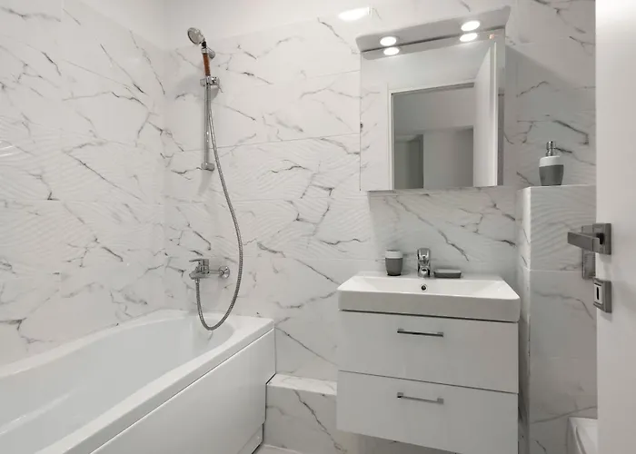 Bright Close To Alba Iulia Square With Wifi * 布加勒斯特