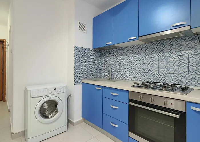 Bright Close To Alba Iulia Square With Wifi Appartement