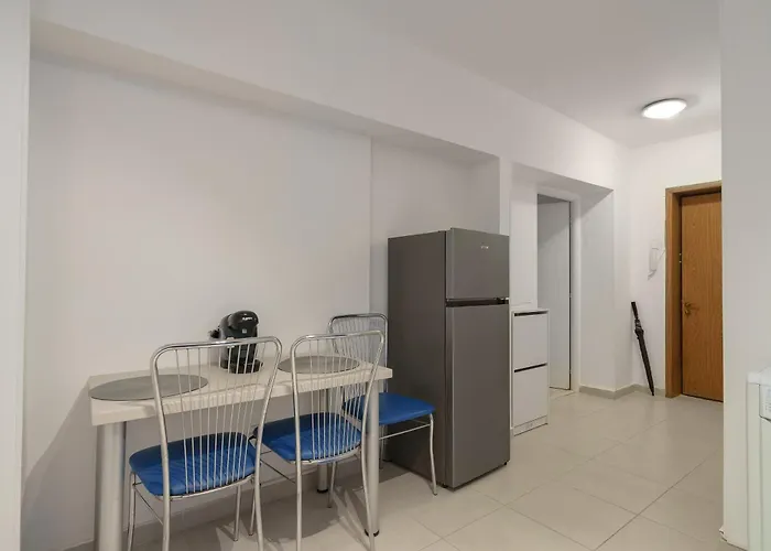 Bright Close To Alba Iulia Square With Wifi