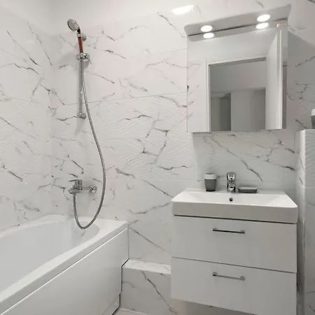 Bright Close To Alba Iulia Square With Wifi * Bükreş
